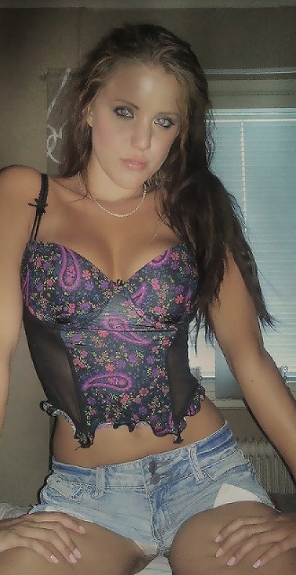 Amanda22 - 22jährige träumt von einer Beziehung!