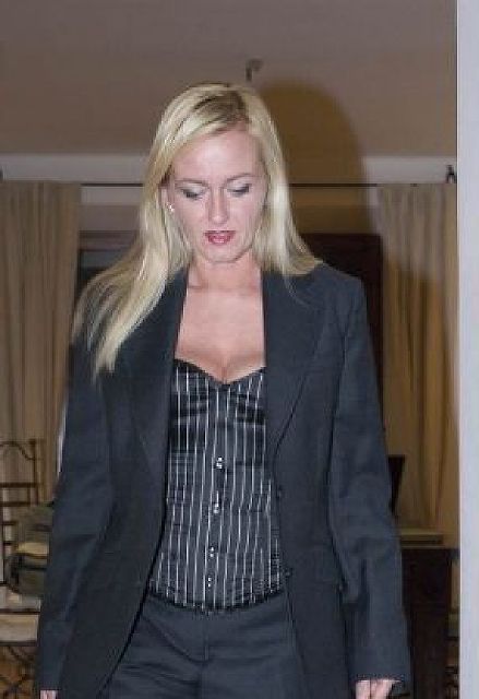 Latex - Geschiedene sucht Mann!