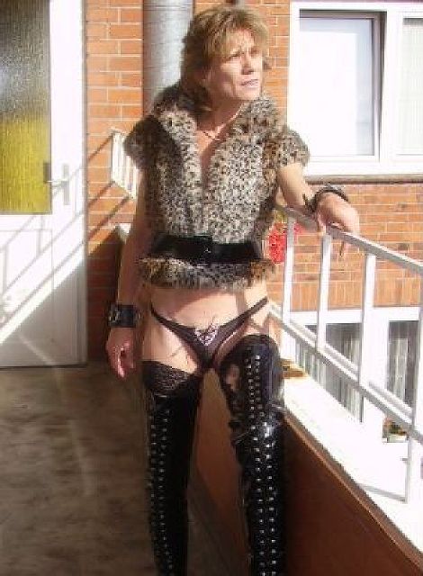 Devotina58 - Ich bin eine Devote!!!!!!!!!!