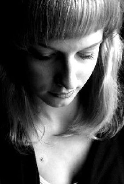 Cosima26 - Junge Frau sucht reiferen Sexpartner!