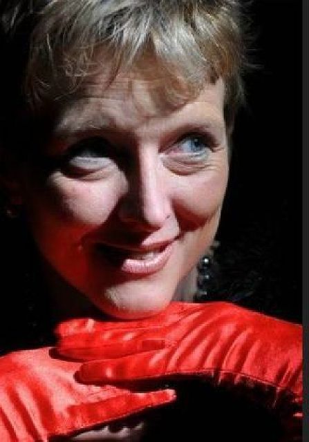 Elke48nett - Gibt es hier auch Männer unter 50?